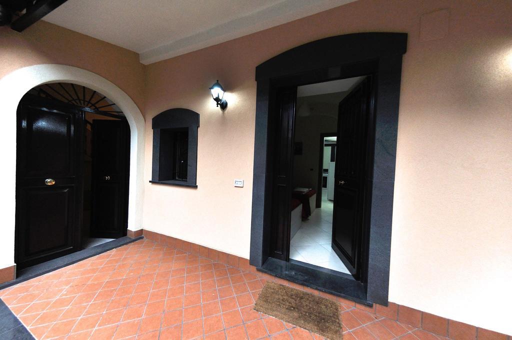 Apartments Casa Vacanze Dante Catania Exterior photo